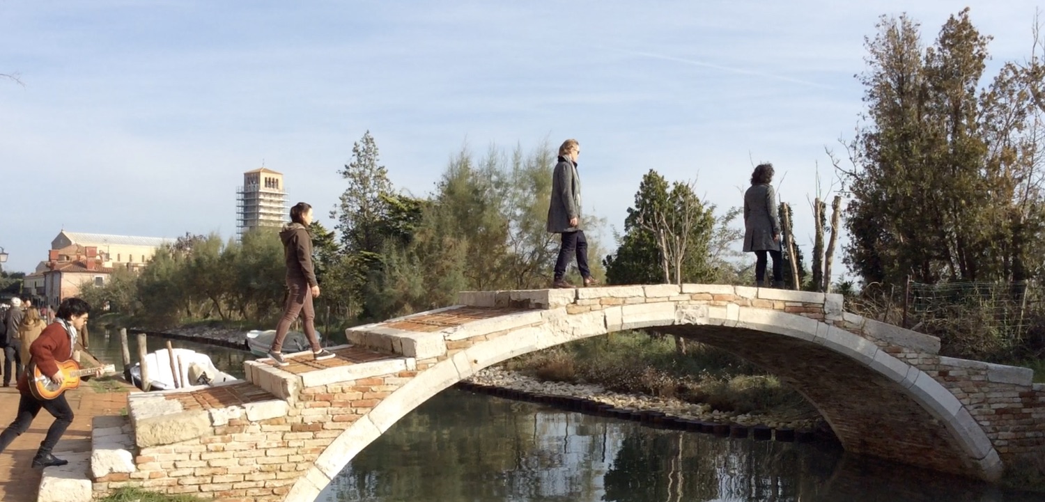 Aqua Alta — performance image 1