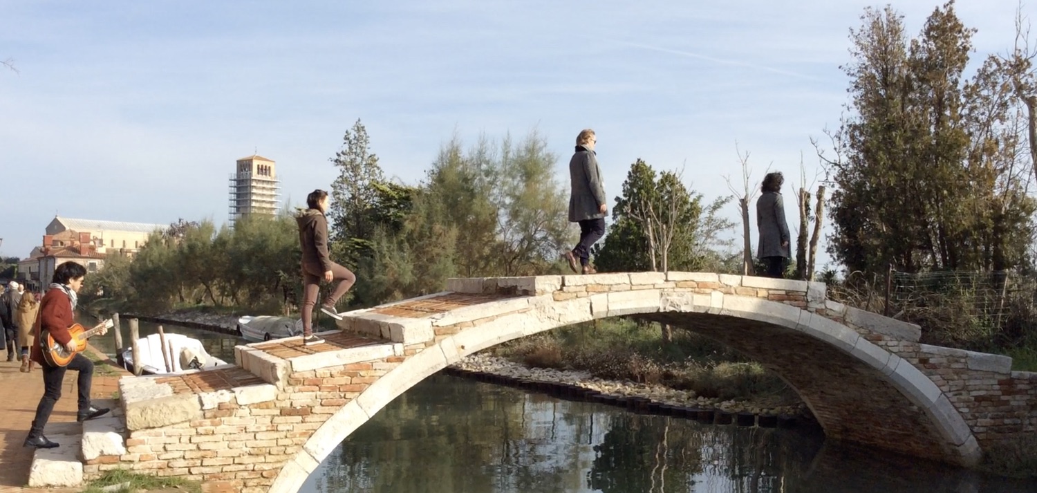 Aqua Alta — performance image 2