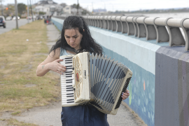 Far Rockaway — performance image 12
