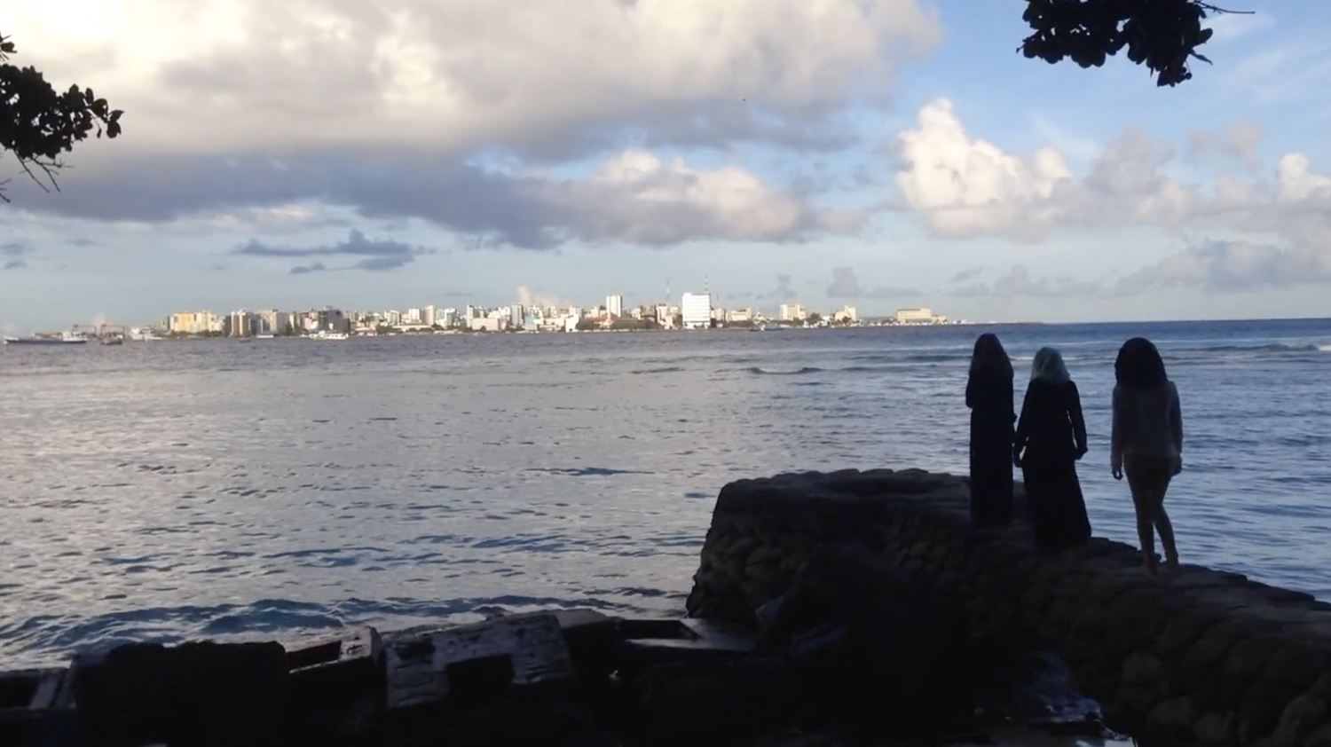 Maldive Requiem — performance image 3